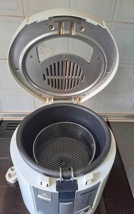 Photo of free Delonghi Deep Fat Fryer (Midsomer Norton (BA3)) #2