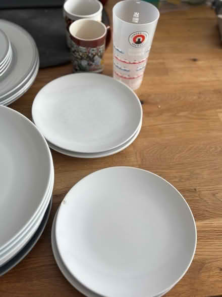 Photo of free Dinner and side plates, mugs & cup (TW9) #3