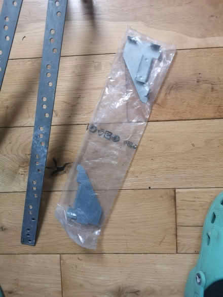 Photo of free Angle iron and brackets (Streatham SW16) #3