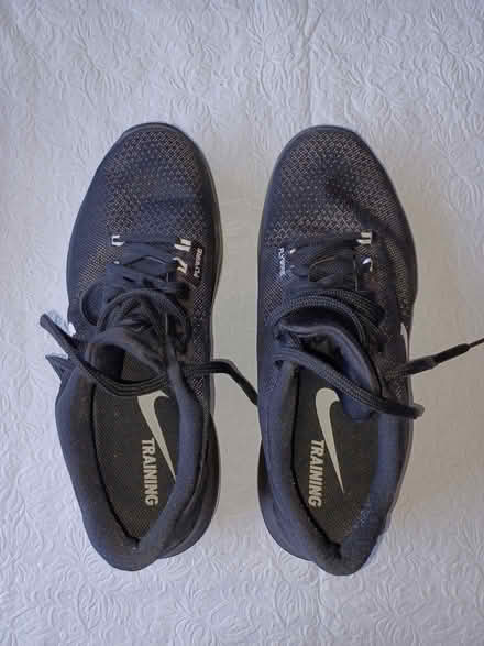 Photo of free Women's Nike Trainers Size 8.5 (Carlingwood) #1
