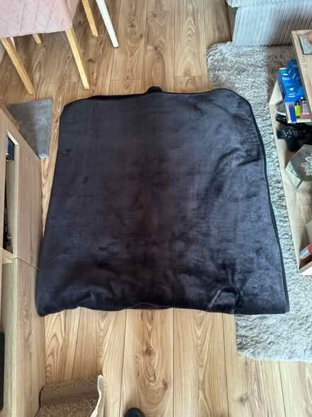 Photo of free Large fluffy blanket (Me58en) #2
