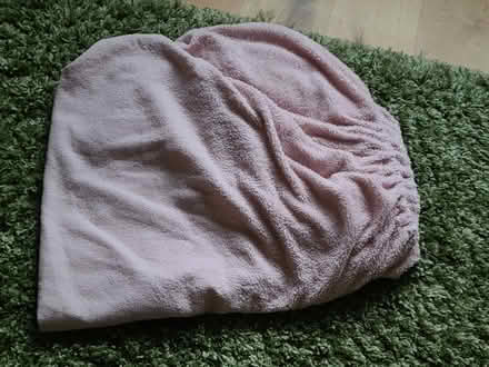 Photo of free Teddy fleece single fitted sheet pink (Curbridge OX29) #1