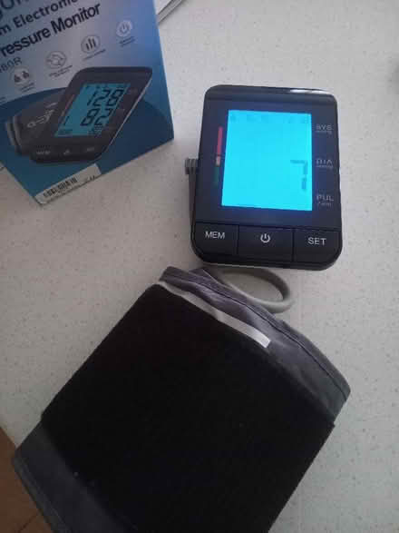 Photo of free AlphagoMed Upper Arm Electronic Blood Pressure Monitor (Kings Sutton OX17) #2