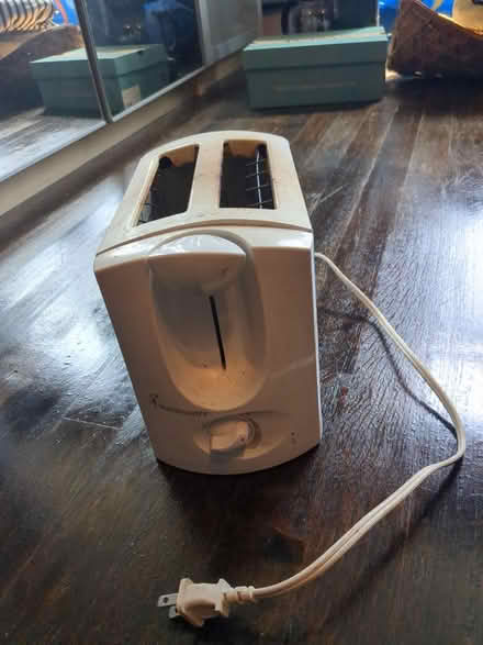 Photo of free Used slice toaster (Logan circle) #1