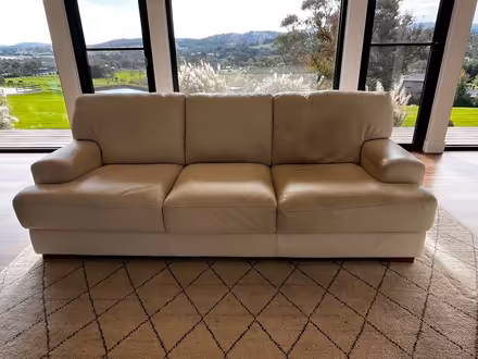 Photo of free Leather lounge suite 2 pieces (Narre Warren East) #3