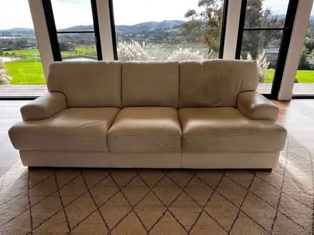 Photo of free Leather lounge suite 2 pieces (Narre Warren East) #3