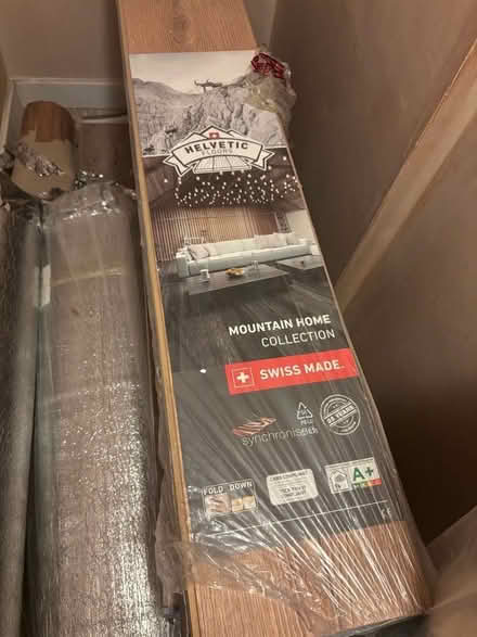 Photo of free laminate flooring and underlay (Cheltenham GL52) #1