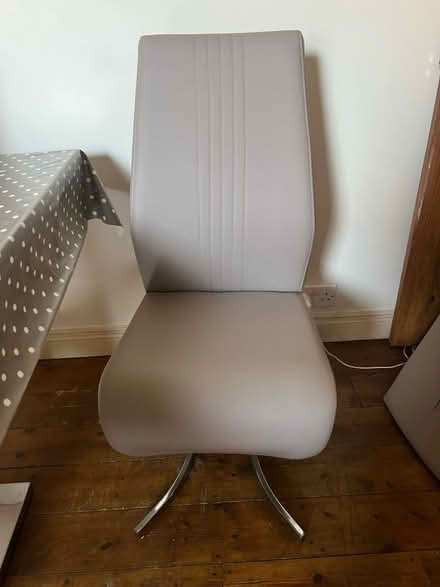 Photo of free dining chairs (BA2) #1
