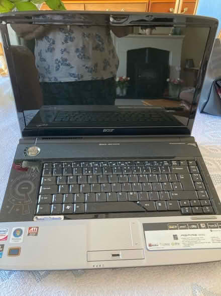 Photo of free ACER laptop for spares (Chesterfield S40) #2