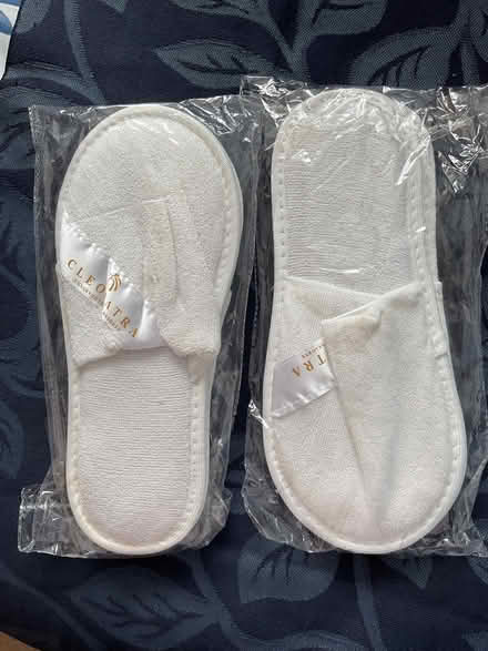 Photo of free 2 Pairs Hotel Slippers (DA12) #1