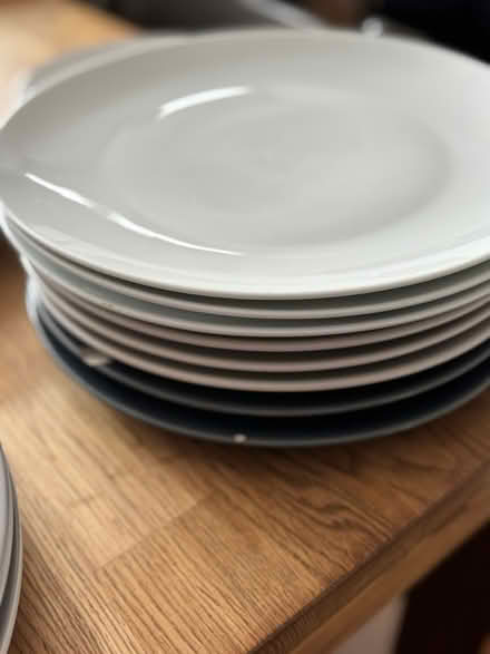 Photo of free Dinner and side plates, mugs & cup (TW9) #4