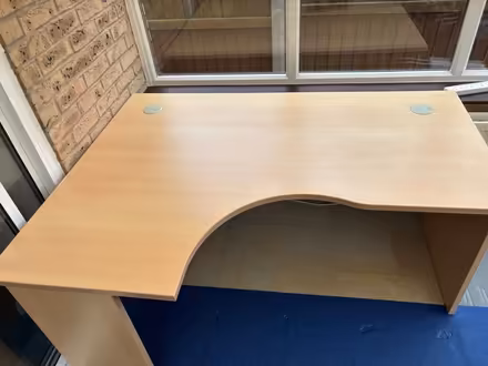 Photo of free Corner desk (Baildon BD17) #4