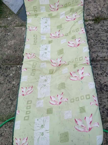 Photo of free Sun lounger (RH1 Redhill) #1