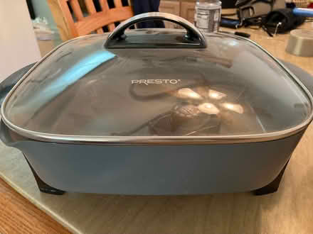 Photo of free Electric frying pan (Blue Island) #1