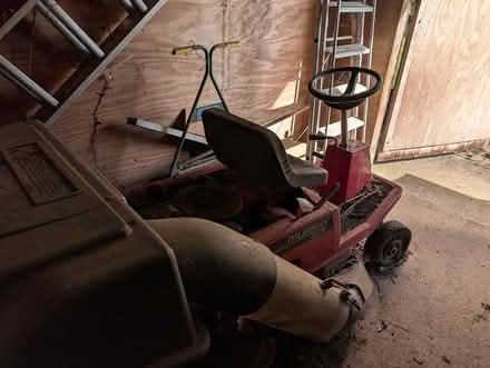 Photo of free ride on mower (Cosby LE91) #1