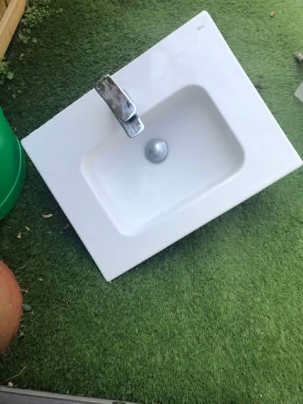 Photo of free sink (Hampton hill, TW12) #1