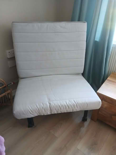 Photo of free lovely comfy clean bed chair and mattress (Monkmoor SY2) #1