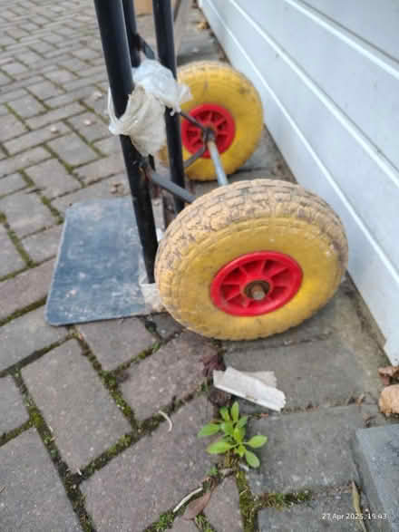 Photo of free Sack Barrow (BN12) #2