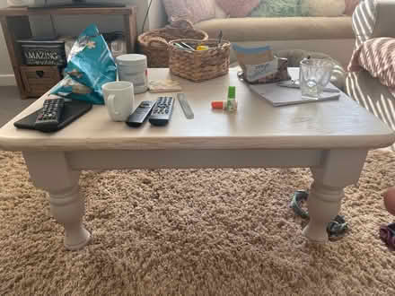 Photo of Pine coffee table (Lower Shiplake RG9) #1