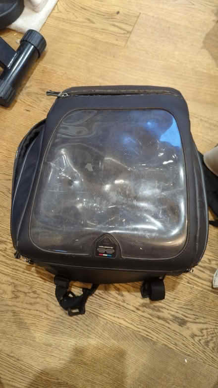 Photo of free vfr 1200 mount and bag (norbiton KT2) #2