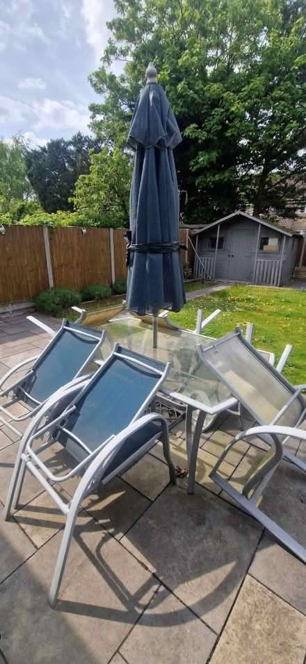 Photo of free Garden furniture (Northolt UB5) #1