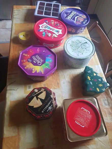 Photo of free Empty storage tins, plastic tubs (Corstorphine EH12) #1