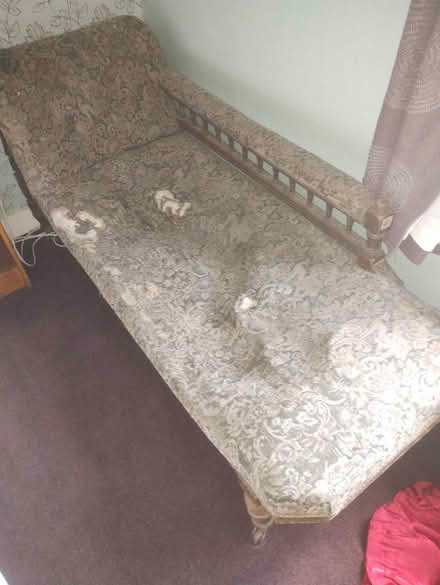 Photo of free Chase longue for reupholster job (Orwell SG8) #1