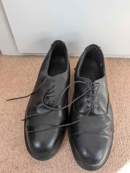 Photo of free steel capped shoes size 9 (Cosby LE91) #1