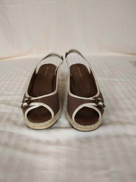 Photo of free Women's Naturalizer Shoes Size 9M (Carlingwood) #4
