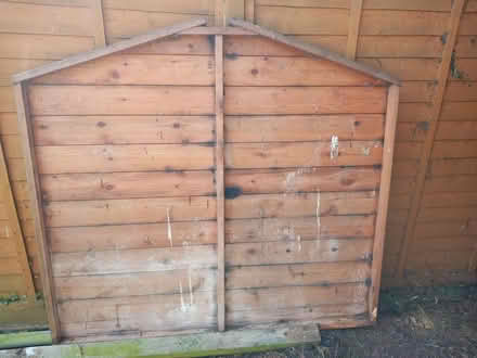Photo of free 2 ends play/ hen house (Trowbridge hilperton BA14 7) #1