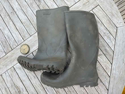 Photo of free Men's wellies (SW19) #1