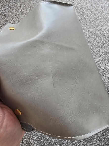 Photo of free Tissue holder (Slade green DA1) #2