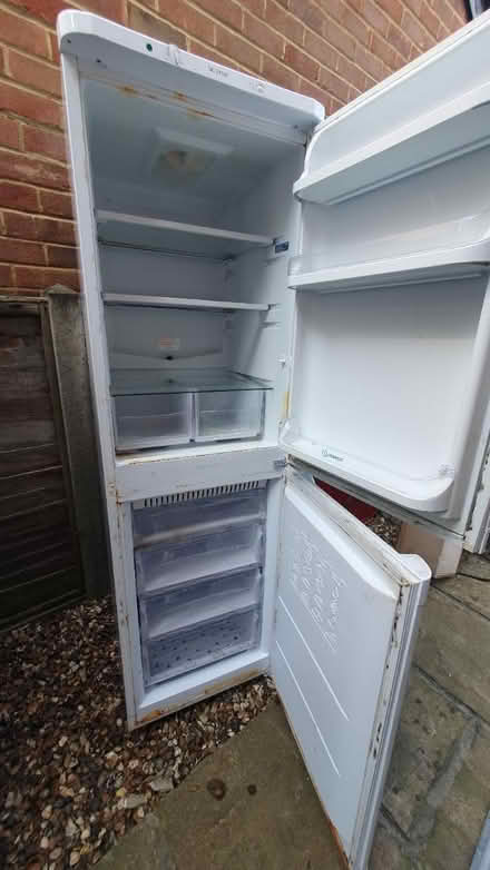 Photo of free Fridge Freezer Indesit (SL7 Marlow) #2