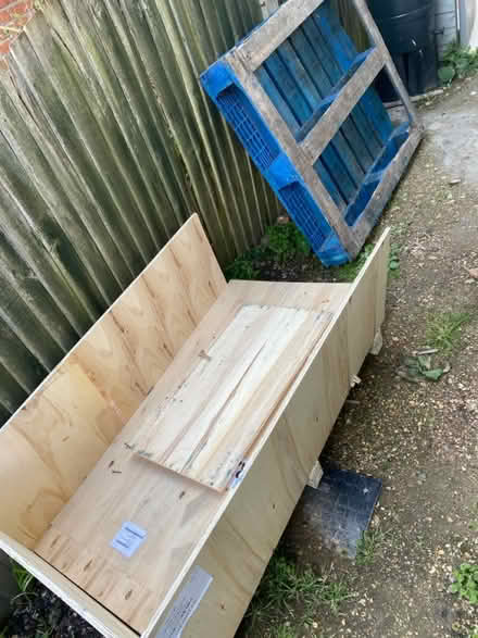 Photo of free Large wooden box and pallet (Coxford SO16) #1