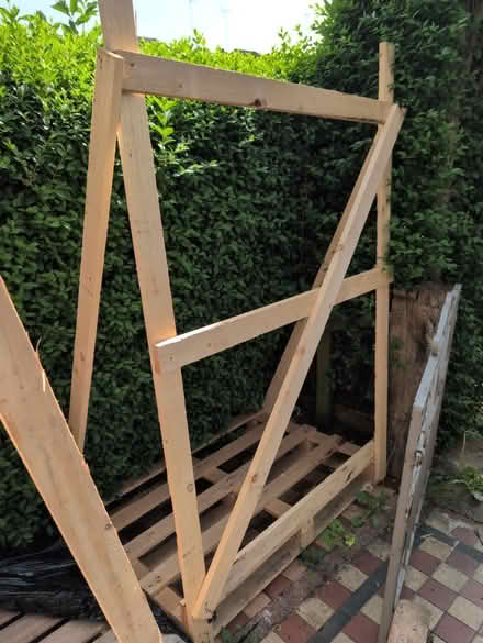 Photo of free 2 x pallet (NW11 Temple Fortune) #1