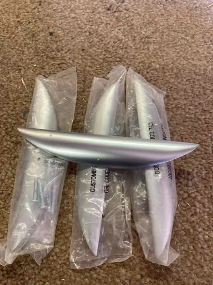 Photo of free 4 x cupboard handles (Waterlooville PO8) #1