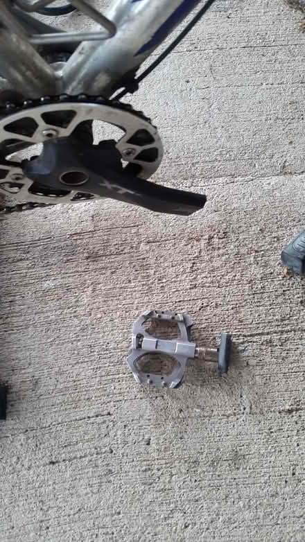 Photo of Bike chainset with pedals (NG10 2dr) #1