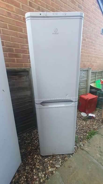 Photo of free Fridge Freezer Indesit (SL7 Marlow) #1