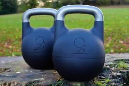 Photo of pair of kettlebells (SW11 Battersea) #1