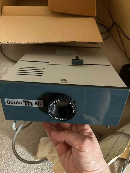 Photo of free Vintage slide projector 1977 (Battersea SW11) #1