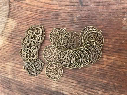 Photo of free bronze filigree for jewelers (Garthmyl SY15) #1