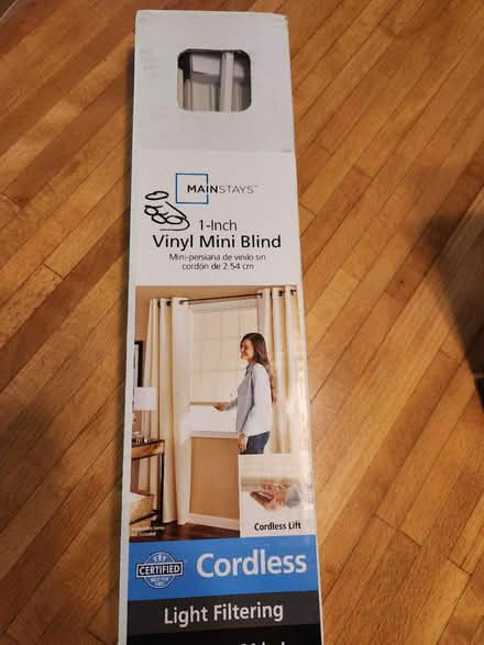 Photo of free New 23" mini blind (Palm Harbor 34683 CR1 Tpa Rd) #2