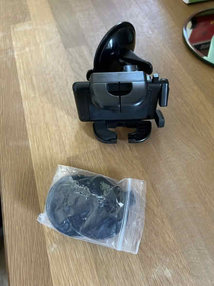 Photo of free Car phone holder (Wimbledon Chase, SW20) #1