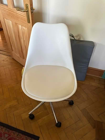 Photo of free White Office swivel chair (Brecon) #1