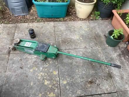 Photo of free Hydraulic Jack With Spare Fluid (High Bentham LA2) #2