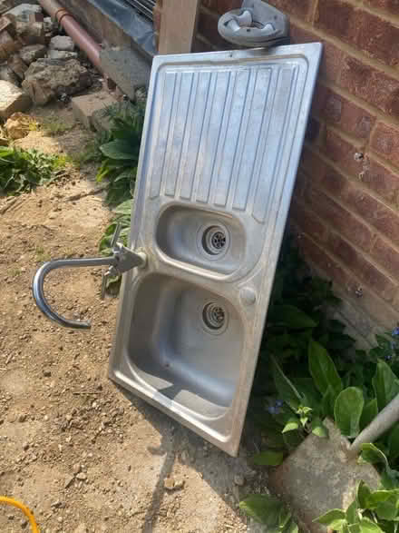 Photo of free Kitchen sink & tap (Harpenden AL5) #1