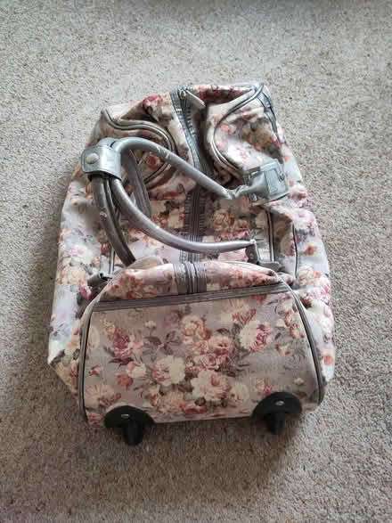 Photo of free Small Rolling Travel Holdall (AB15) #4
