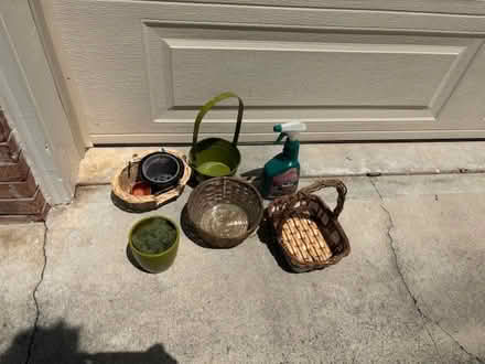 Photo of free baskets and planting containers (west Roswell) #1
