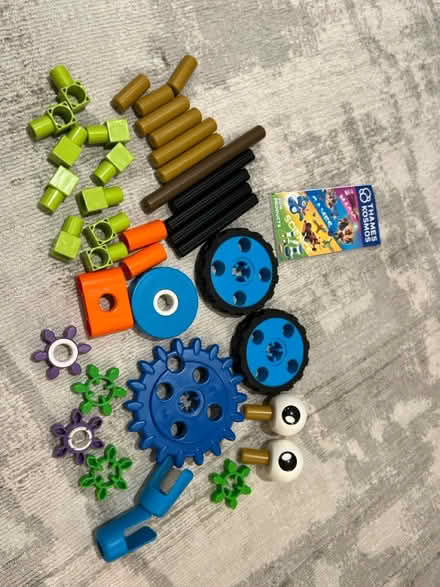 Photo of free Thames Kosmos 3-4yo Building Kit (Union Square) #1