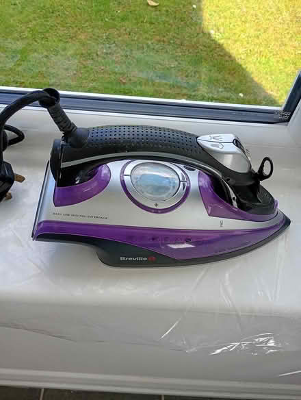 Photo of free Iron Breville (southwater) #1